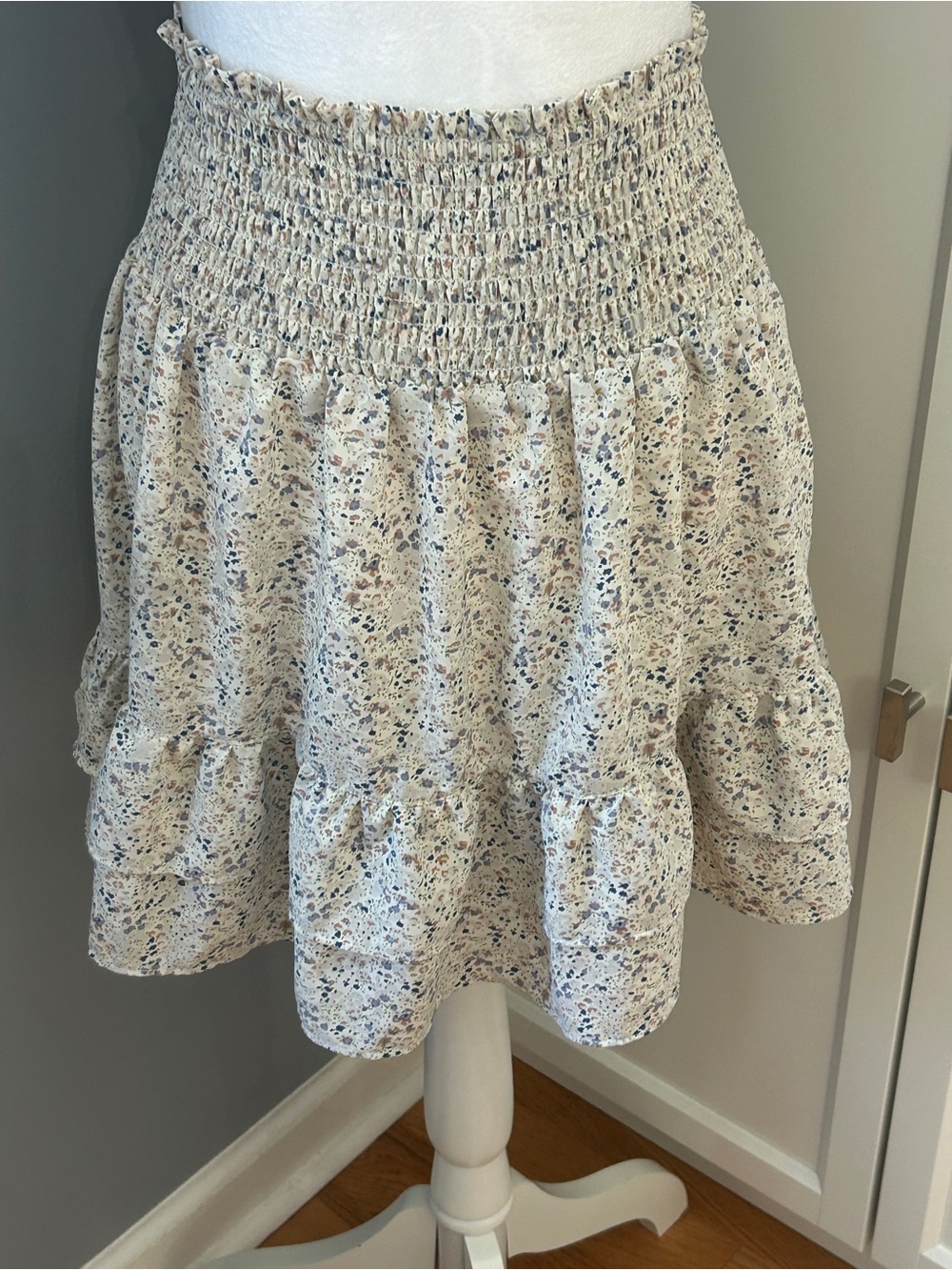 Dylan Floral Smocked Waist Ruffle Tiered Mini Skirt Women's Size Small S